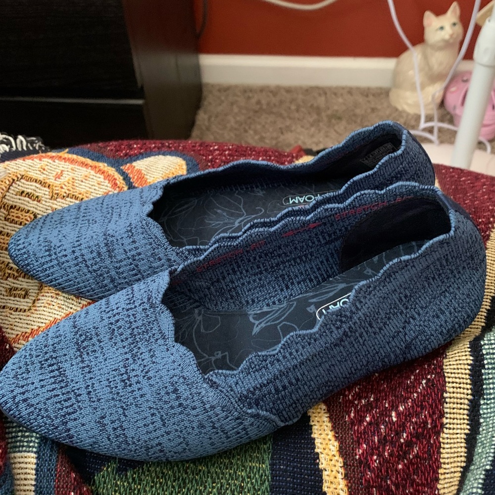 Skechers air cooled memory foam stretch flats
